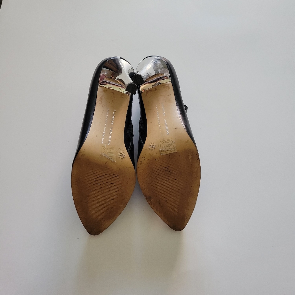 CHINESE LAUNDRY BLACK LEATHER ANKLE BOOTIES W/ SILVER HEEL & TRIM - Picture 7 of 11